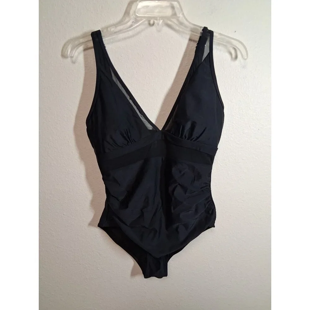 NWOT 1 Piece Swimsuit Summer Beach Pool Vacation Black Size Medium